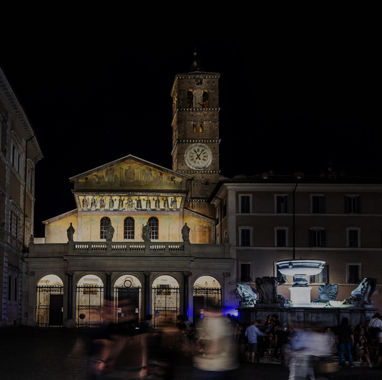 Acea, l'illuminazione della Basilica di Santa Maria in Trastevere